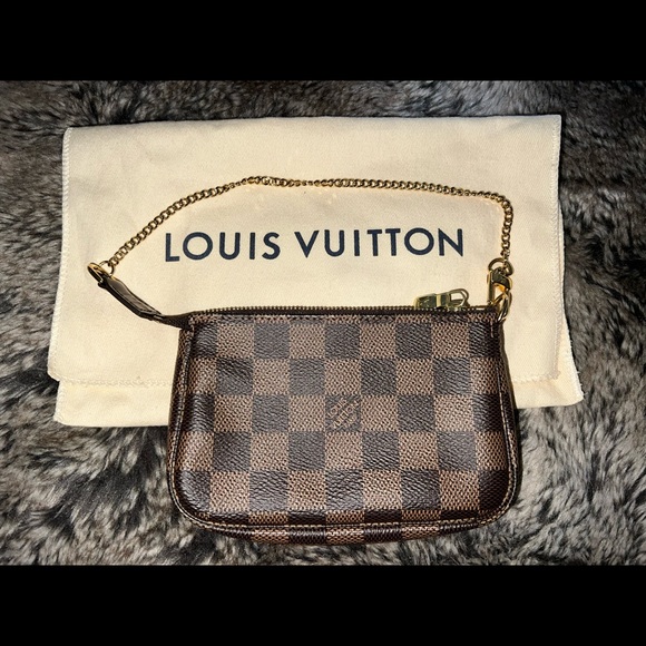 Louis Vuitton Mini Pochette - Picture 1 of 8